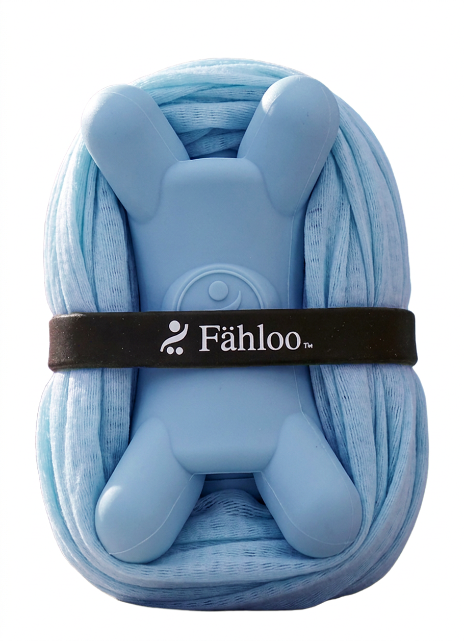 Fähloo exfoliating bathing mesh in Sea Salt Blue, bundled with its handle and Fähloo band
